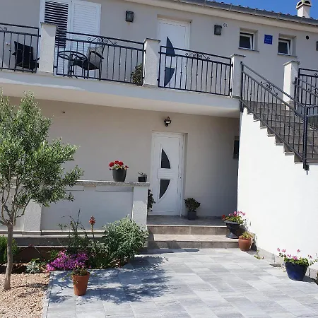 Apartment Emilia