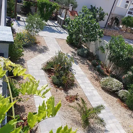 Apartment Emilia Vir