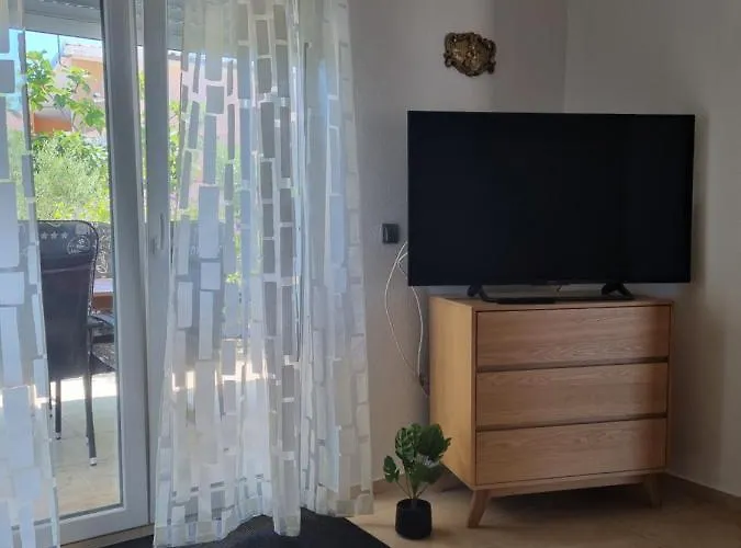 Emilia Apartment *