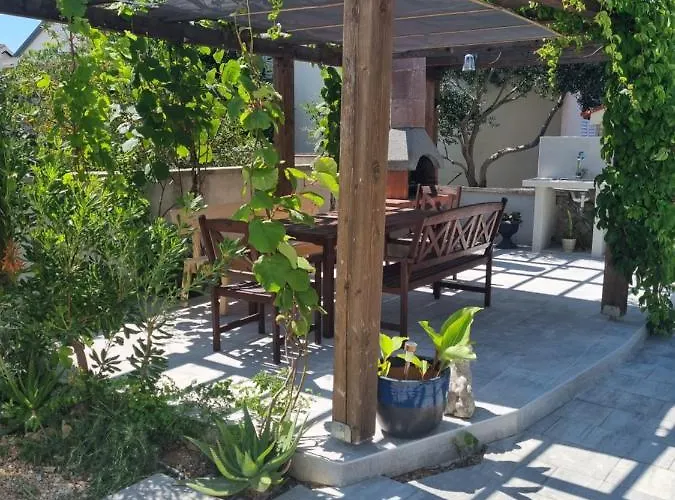 Apartment Emilia Vir