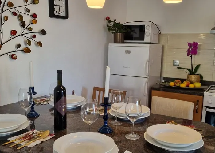Apartment Emilia *