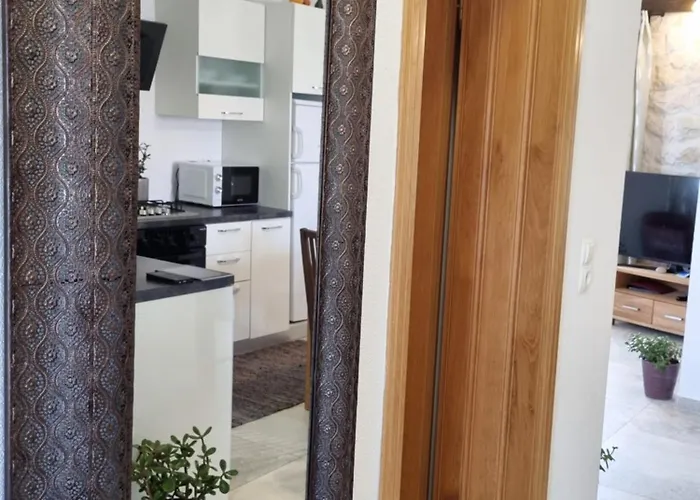 Emilia Apartment *