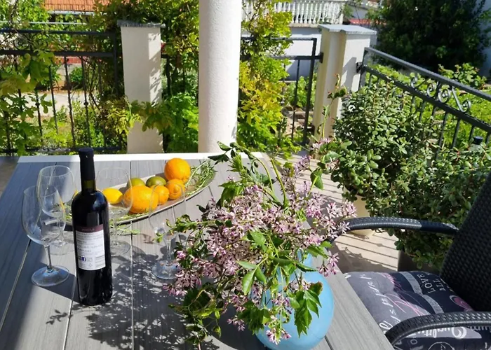 Apartment Emilia *