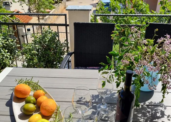 Apartment Emilia Vir